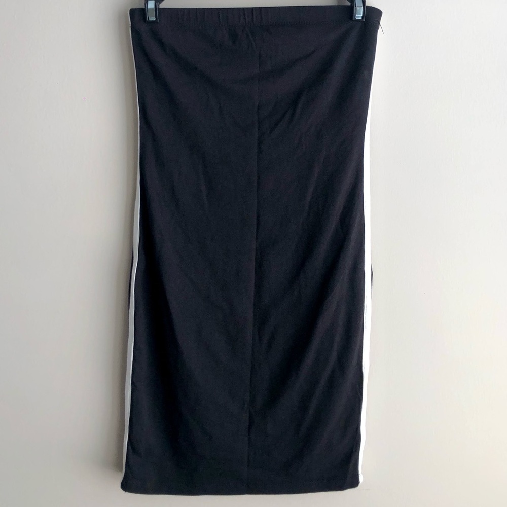 Fashion Nova Black Bodycon Skirt w White Stripes